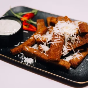 Rye bread croutons with spice sauce