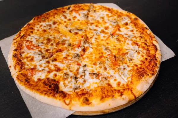 Ham end mushroom pizza