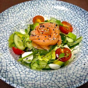 Salad with salmon and avocado